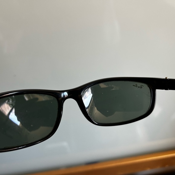 Black Ray-Bans with case - Picture 4 of 4